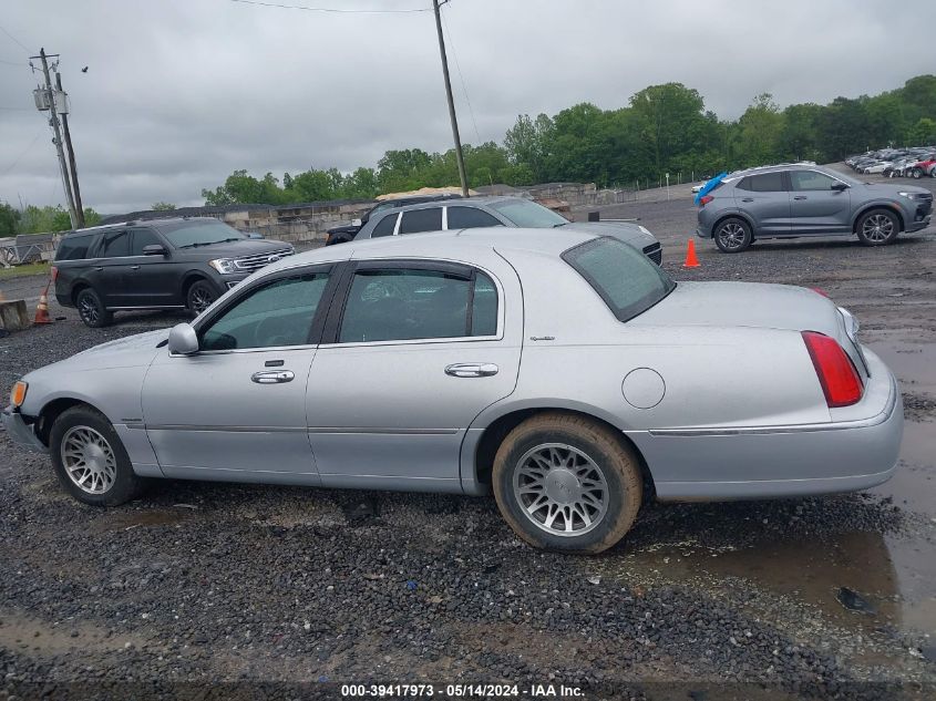 2000 Lincoln Town Car Signature VIN: 1LNHM82W6YY898216 Lot: 39417973