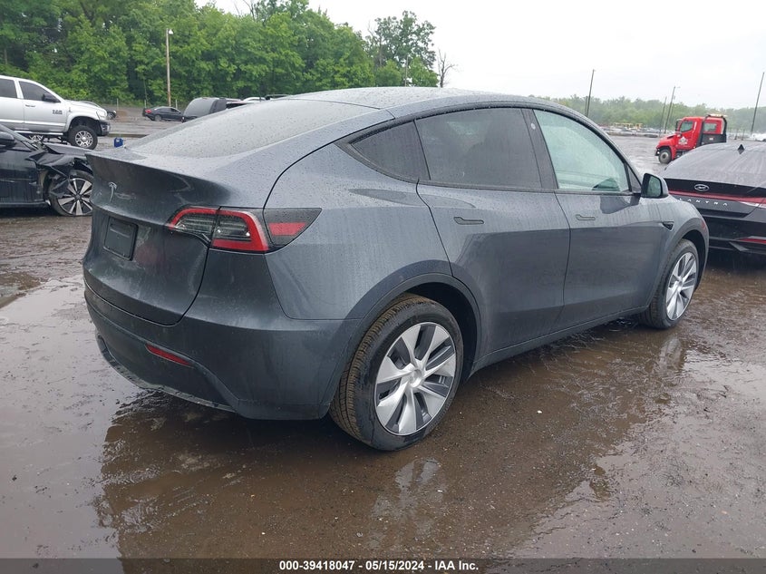 VIN 7SAYGDEE0NA021997 2022 TESLA MODEL Y