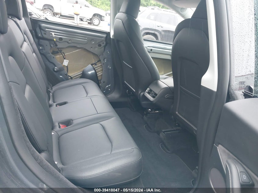 VIN 7SAYGDEE0NA021997 2022 TESLA MODEL Y
