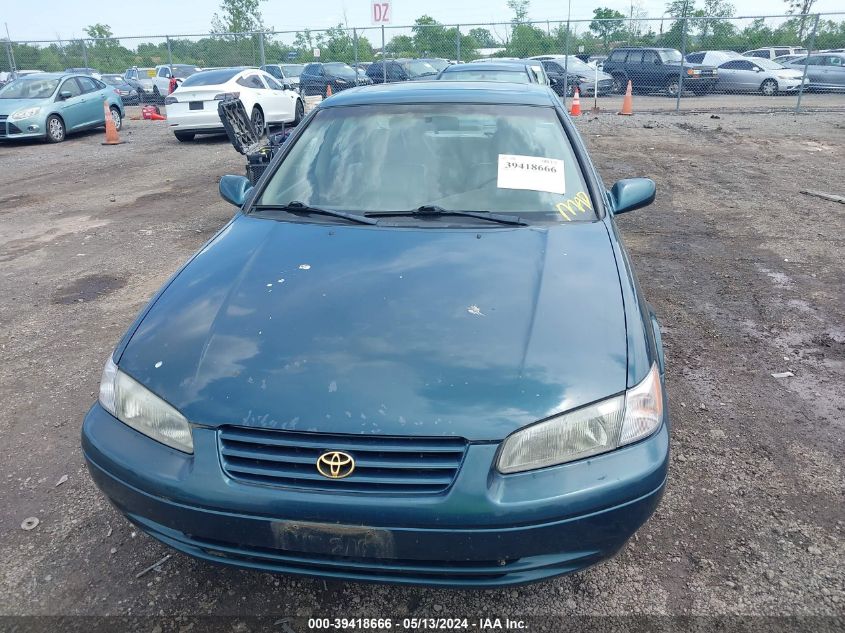 1998 Toyota Camry Le VIN: 4T1BG22K8WU198077 Lot: 39418666