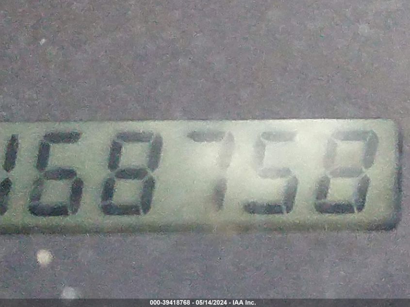 2001 Toyota Sequoia Limited V8 VIN: 5TDBT48A91S008651 Lot: 39418768