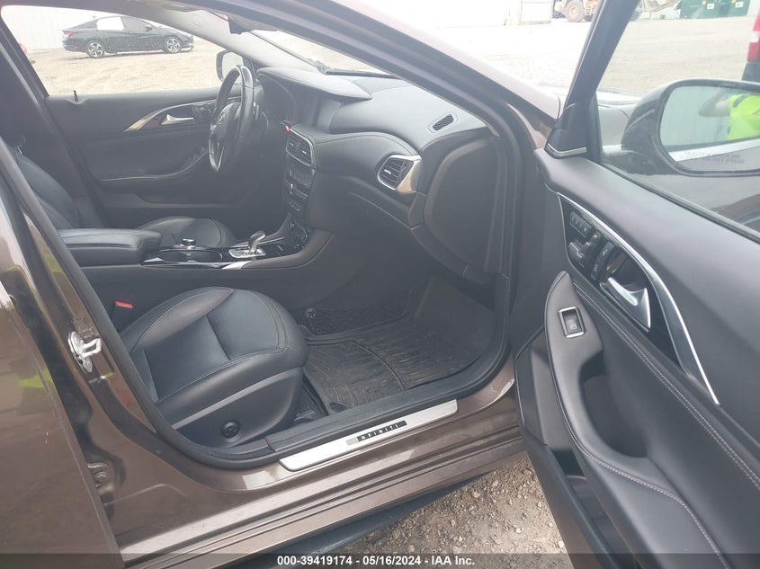 2018 Infiniti Qx30 Premium VIN: SJKCH5CP2JA043453 Lot: 39419174