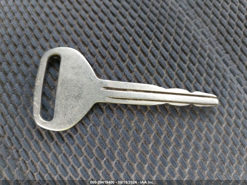 1992 Toyota Camry Dlx VIN: 4T1SK11E1NU087518 Lot: 39419400