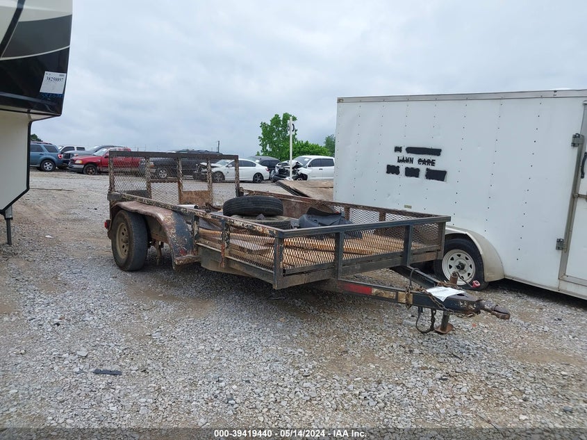 2000 TANDEM AXLE 14' TRAILER