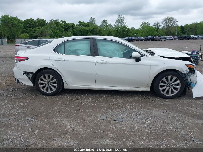 2018 Toyota Camry Le VIN: 4T1B11HKXJU101246 Lot: 39419546