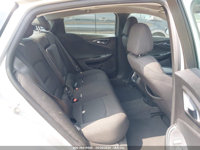 2019 Chevrolet Malibu Lt VIN: 1G1ZD5STXKF136158 Lot: 39419565