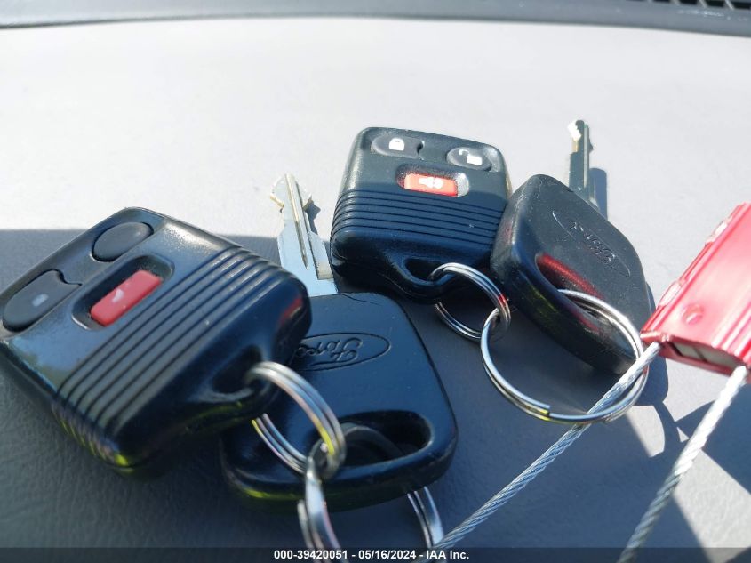 2000 Ford Explorer Xlt VIN: 1FMZU73E4YZB72854 Lot: 39420051