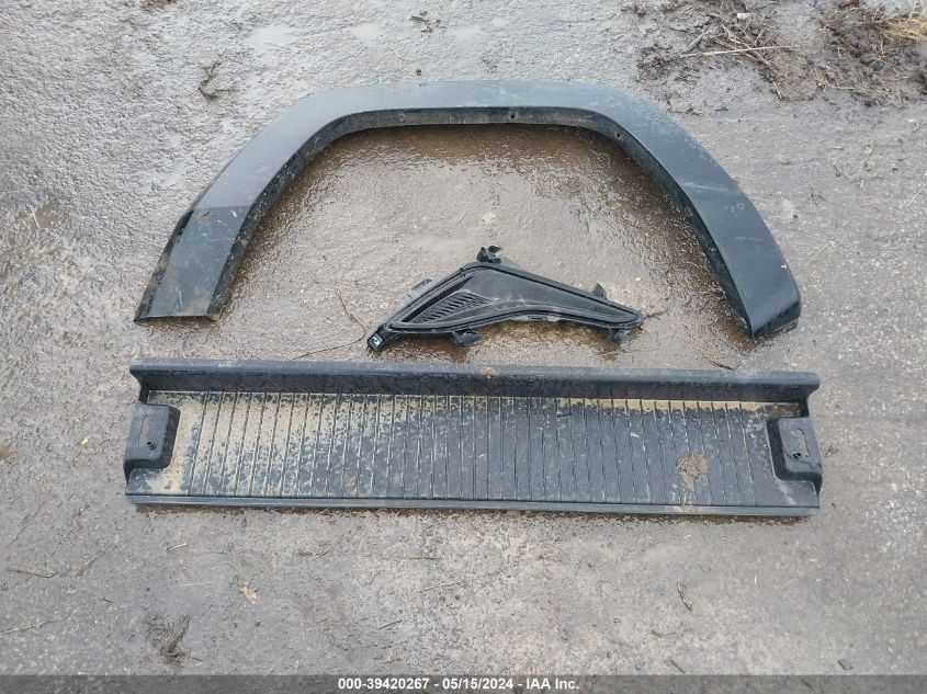 2010 Jeep Commander Sport VIN: 1J4RG4GK2AC103898 Lot: 39420267