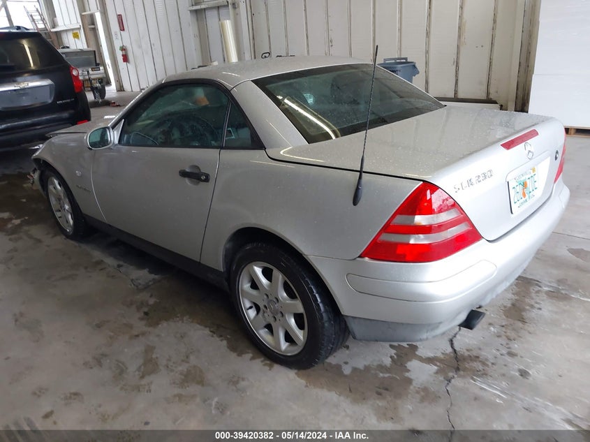 1998 Mercedes-Benz Slk 230 VIN: WDBKK47F3WF063053 Lot: 39420382