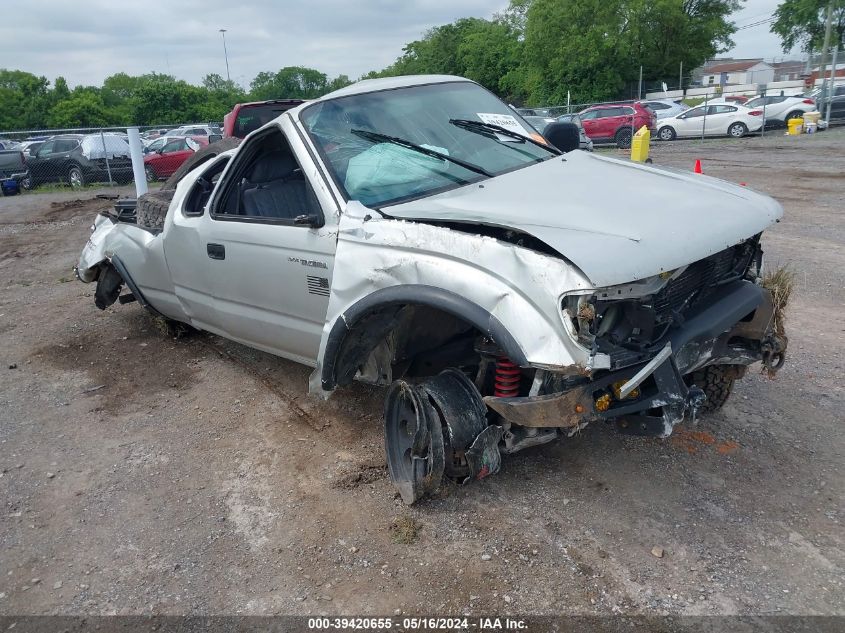 2000 Toyota Tacoma Base V6 VIN: 4TAWN72N5YZ679022 Lot: 39420655