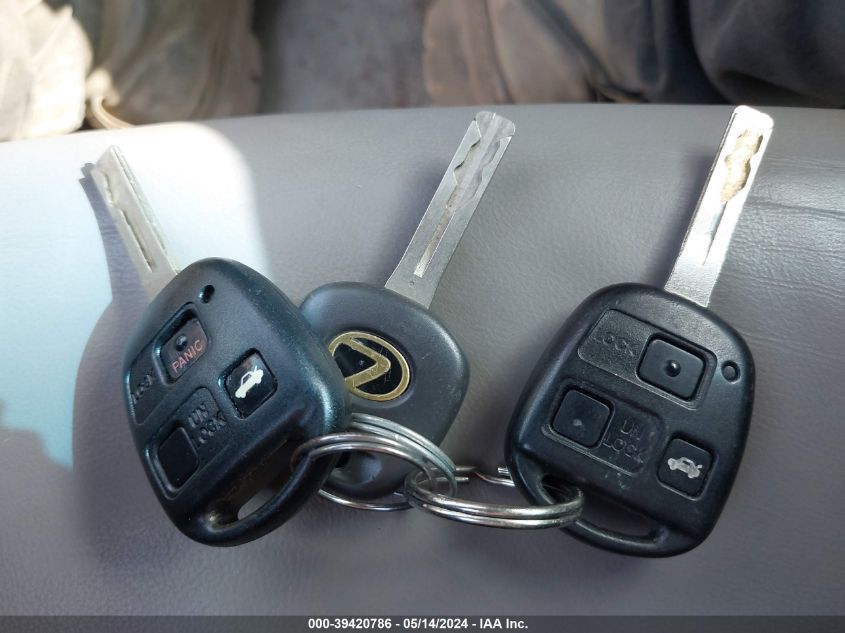 2004 Lexus Es 330 VIN: JTHBA30G845048955 Lot: 39420786