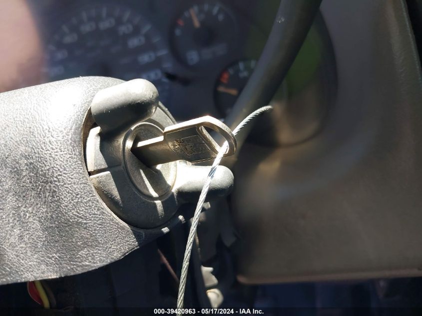 1999 GMC Safari Standard VIN: 1GTDM19W7XB513246 Lot: 39420963