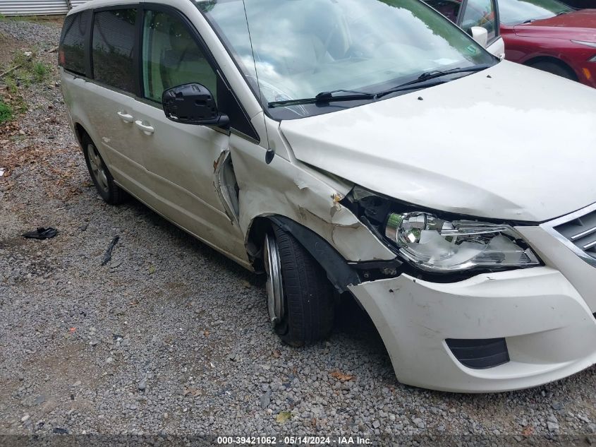 2010 Volkswagen Routan Se VIN: 2V4RW3D18AR236788 Lot: 39421062