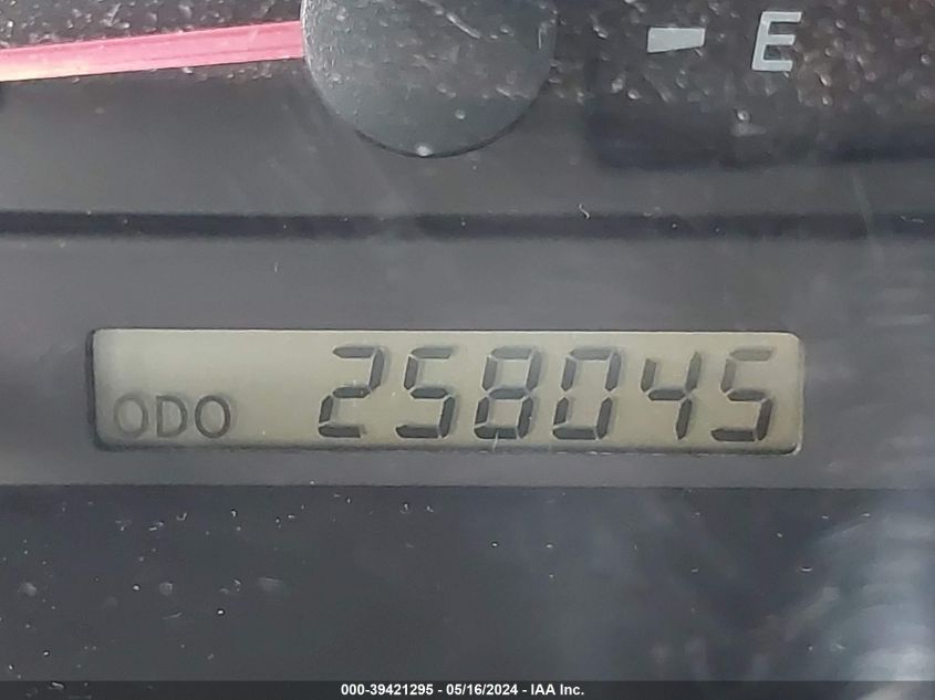 2004 Toyota Camry Le VIN: 4T1BE32K94U892088 Lot: 39421295