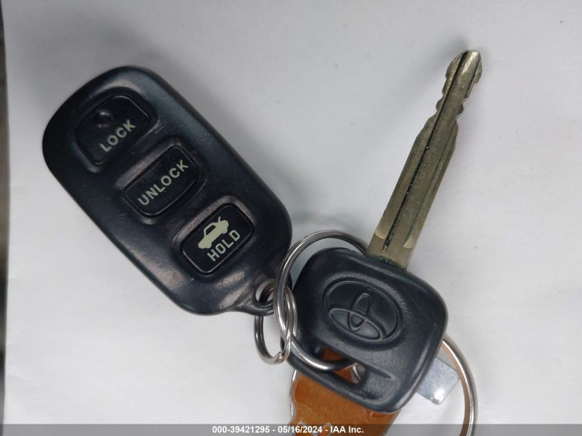 2004 Toyota Camry Le VIN: 4T1BE32K94U892088 Lot: 39421295