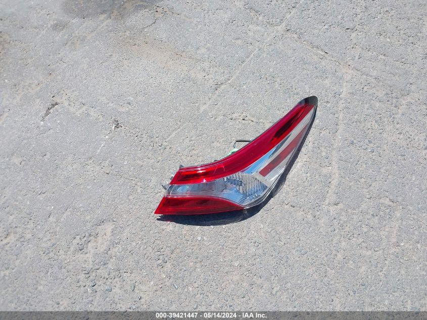 2019 Toyota Camry Le VIN: 4T1B11HK6KU252327 Lot: 39421447