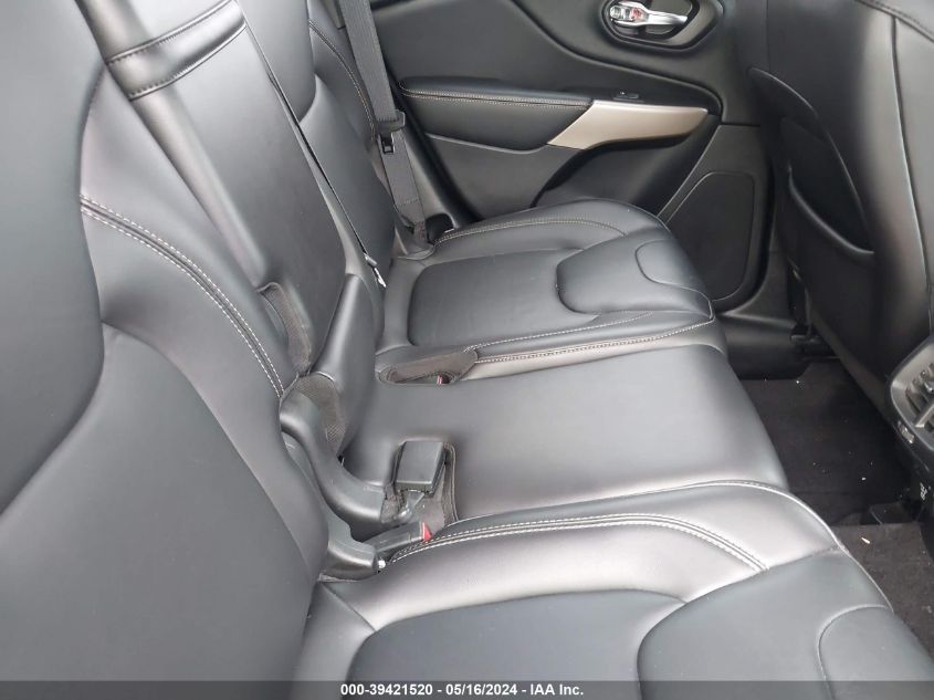 2017 Jeep Cherokee Latitude 4X4 VIN: 1C4PJMCS8HW635895 Lot: 39421520