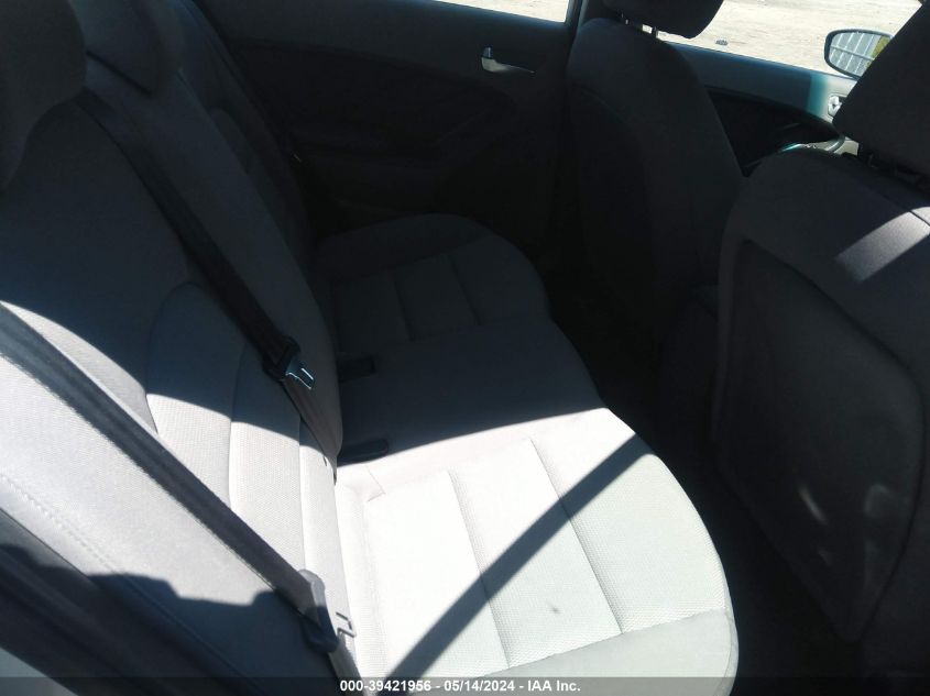 2017 KIA FORTE LX - 3KPFK4A76HE130438