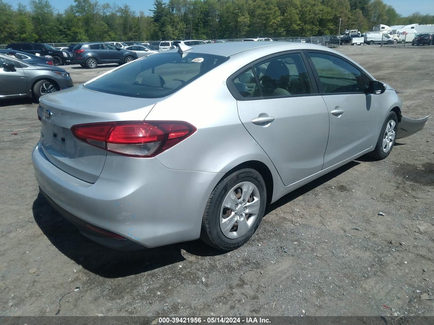 2017 KIA FORTE LX - 3KPFK4A76HE130438