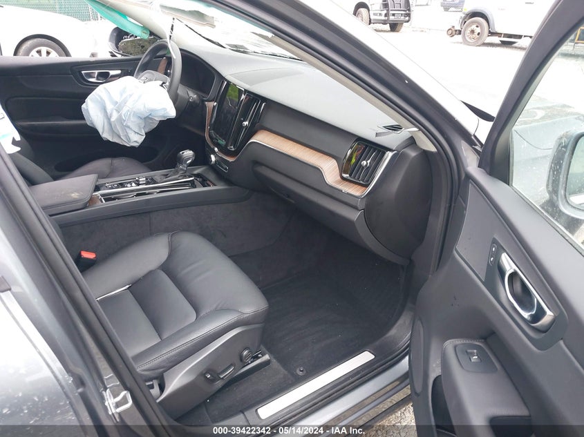 VIN YV4102RK4M1798343 2021 VOLVO XC60 T5 MOMENTUM