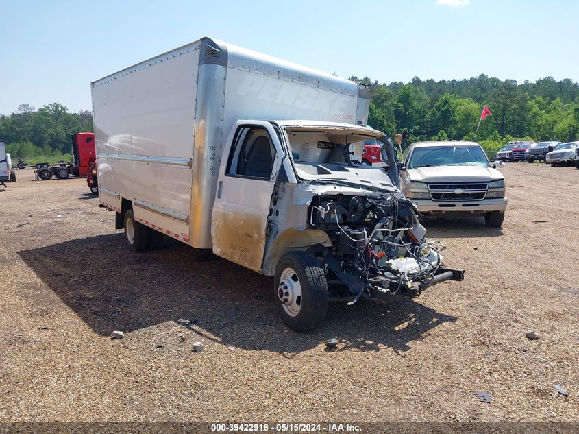 GMC SAVANA CUTAWAY 2022. Lot# 39422916. VIN 7GZ37TC7XNN009174. Photo 1