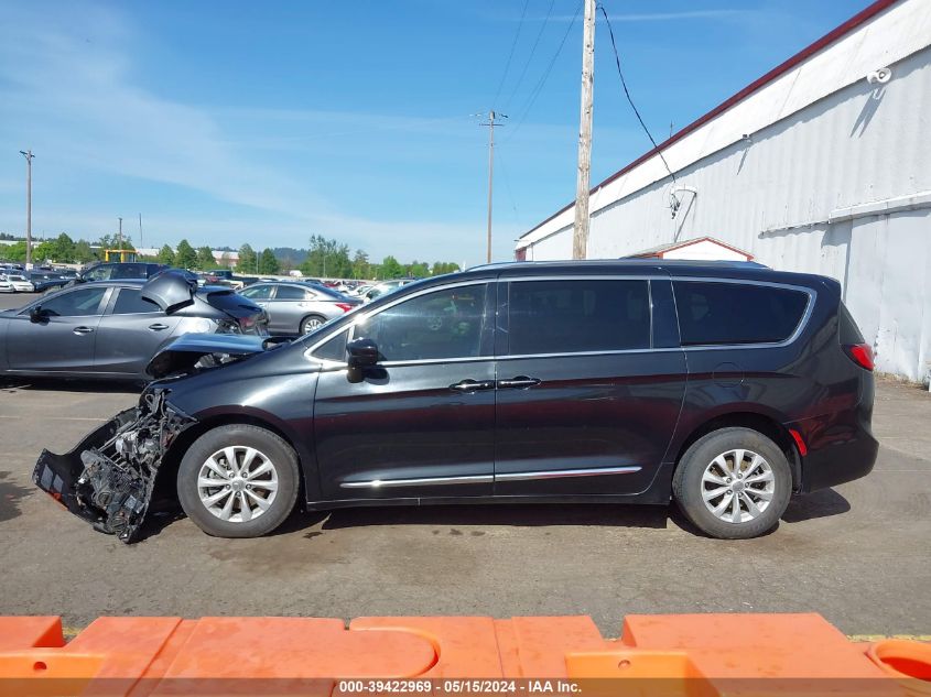 2019 Chrysler Pacifica Touring L VIN: 2C4RC1BGXKR597374 Lot: 39422969