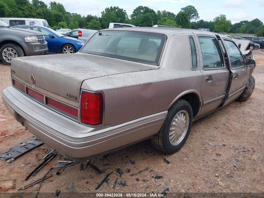 1995 Lincoln Town Car Signature/Spinnaker VIN: 1LNLM82W8SY600914 Lot: 39423038