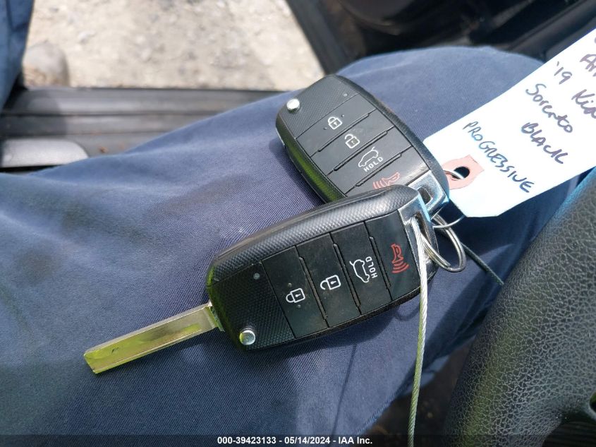 2019 Kia Sorento 2.4L Lx VIN: 5XYPGDA3XKG444090 Lot: 39423133