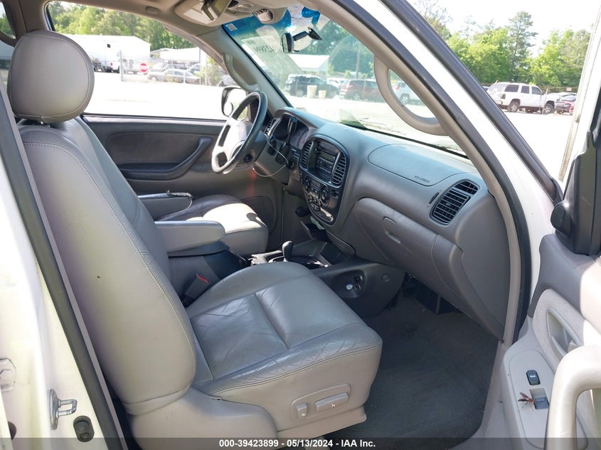 2003 Toyota Sequoia Sr5 V8 VIN: 5TDBT44A23S165575 Lot: 39423899