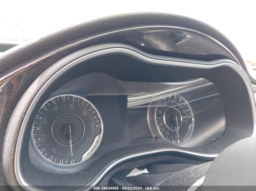 2015 Chrysler 200 C VIN: 1C3CCCCG4FN707052 Lot: 39424085