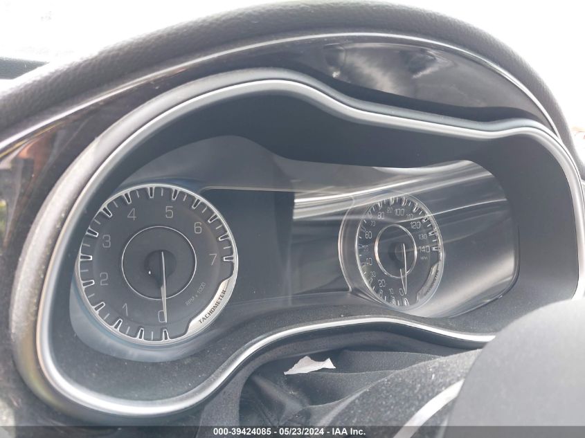 2015 Chrysler 200 C VIN: 1C3CCCCG4FN707052 Lot: 39424085