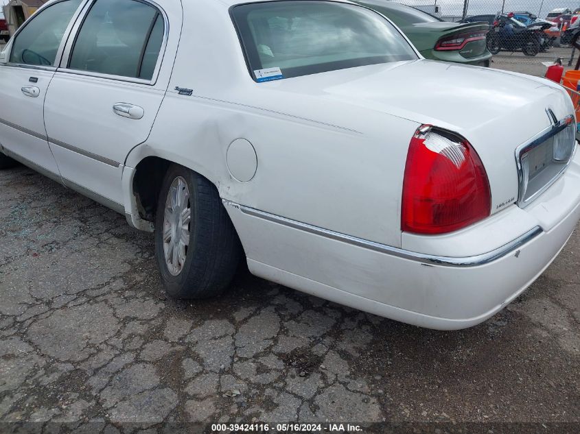 2011 Lincoln Town Car Signature Limited VIN: 2LNBL8CV0BX750312 Lot: 39424116