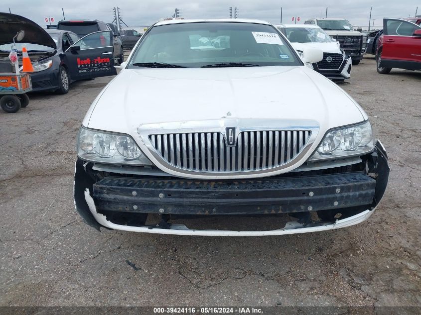 2011 Lincoln Town Car Signature Limited VIN: 2LNBL8CV0BX750312 Lot: 39424116