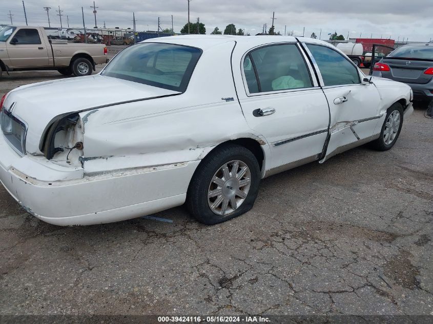 2011 Lincoln Town Car Signature Limited VIN: 2LNBL8CV0BX750312 Lot: 39424116