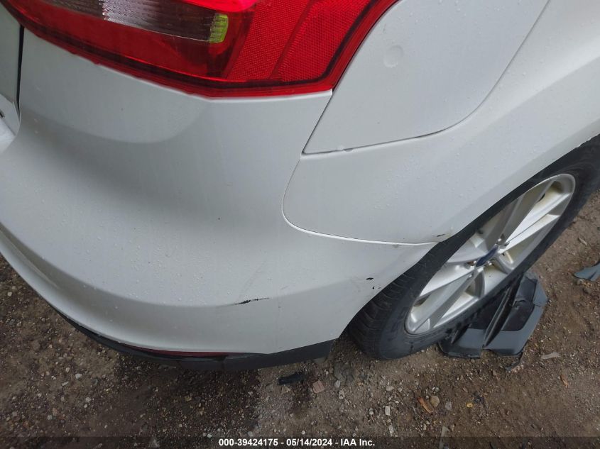 2015 Ford Focus Se VIN: 1FADP3K25FL217831 Lot: 39424175