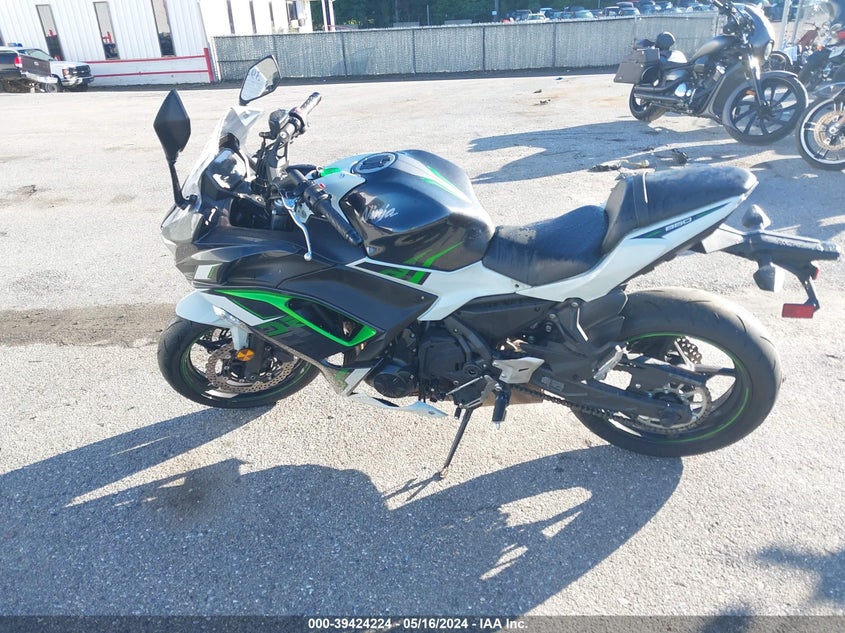 2022 KAWASAKI EX650 N - ML5EXEN18NDA76255