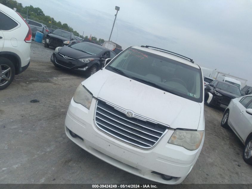 2010 Chrysler Town & Country Touring VIN: 2A4RR5D10AR495704 Lot: 39424249