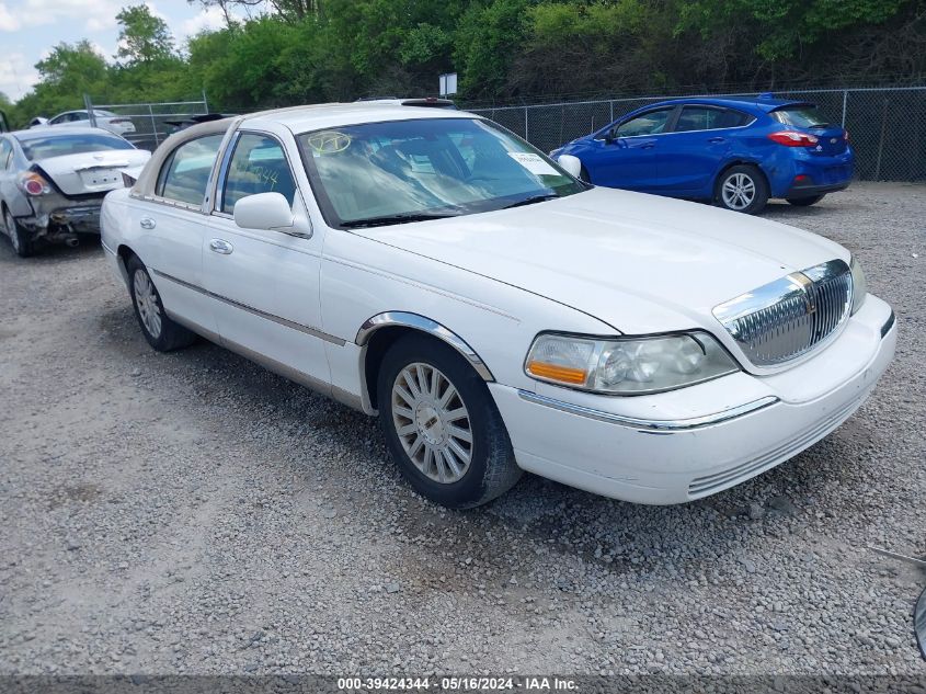 2004 Lincoln Town Car Signature VIN: 1LNHM81W84Y609820 Lot: 39424344