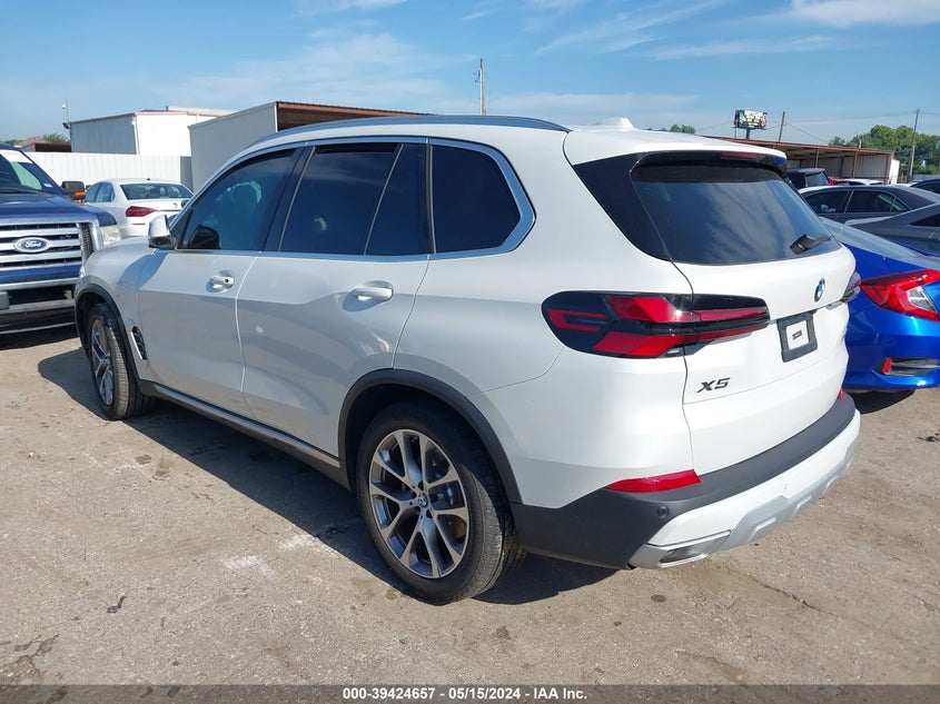 VIN 5UX23EU05R9V26381 2024 BMW X5 XDRIVE40I