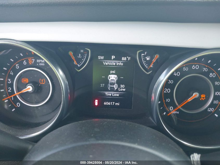 2018 Jeep Wrangler Unlimited Sport 4X4 VIN: 1C4HJXDG2JW284939 Lot: 39425004