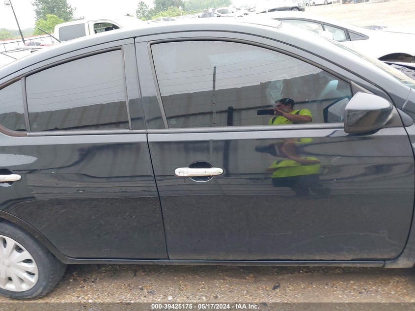 2019 Nissan Versa 1.6 Sv VIN: 3N1CN7AP5KL842814 Lot: 39425175