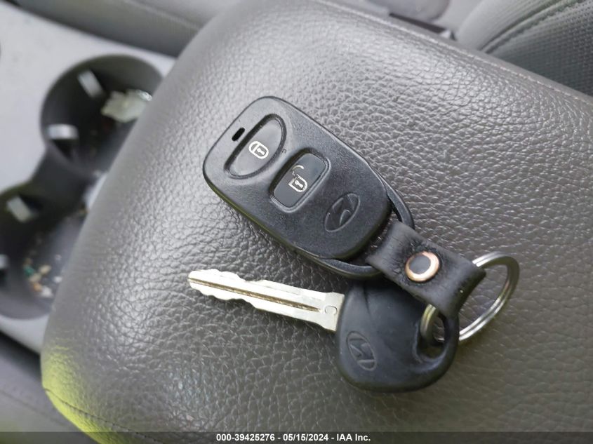 2010 Hyundai Santa Fe Gls VIN: 5NMSGDAB1AH399854 Lot: 39425276