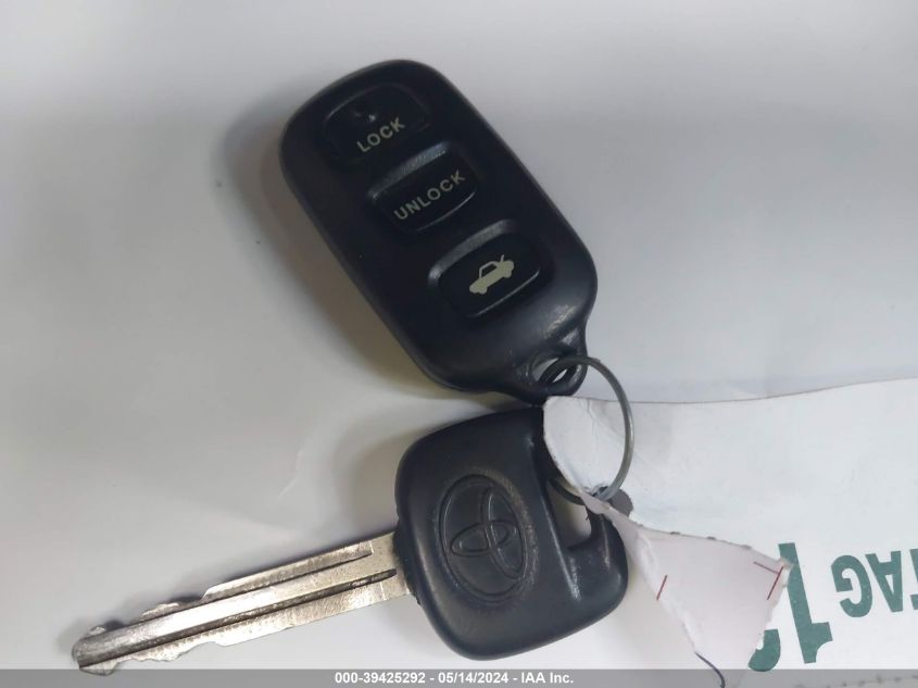 2003 Toyota Camry Le VIN: 4T1BE32K53U760671 Lot: 39425292