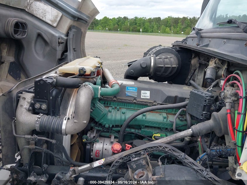 2015 Volvo Vn Vnl VIN: 4V4NC9EH4FN919497 Lot: 39425534