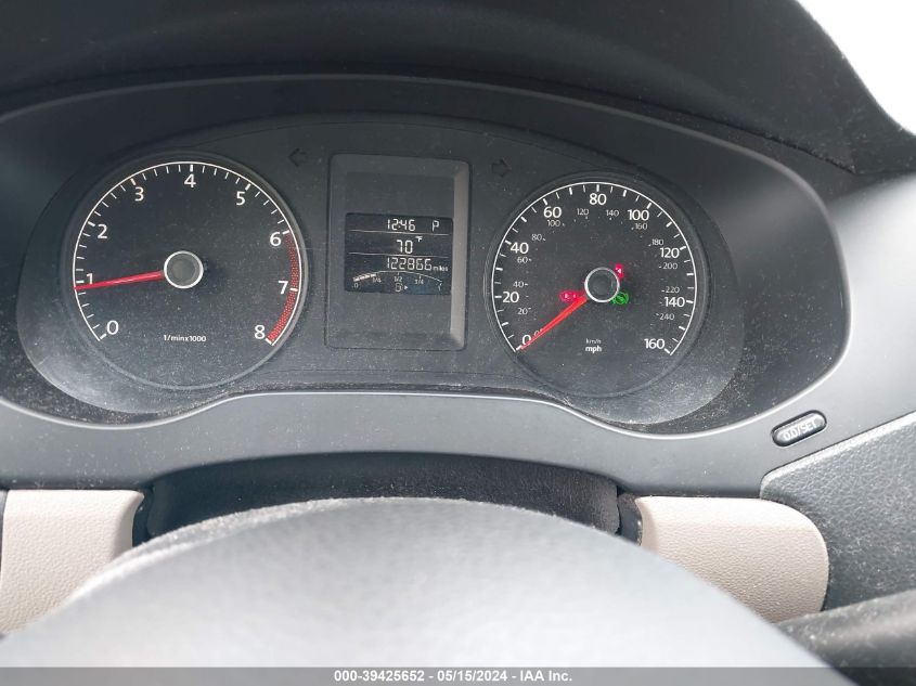 2011 Volkswagen Jetta 2.0L S VIN: 3VW2K7AJ2BM364856 Lot: 39425652