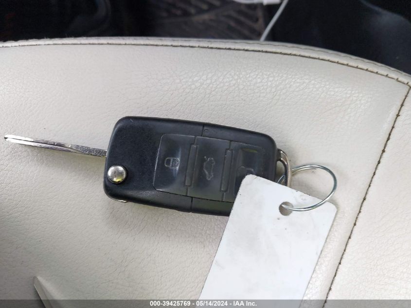 2008 Volkswagen New Beetle Black Tie Edition/Triple White VIN: 3VWFW31CX8M519162 Lot: 39425769