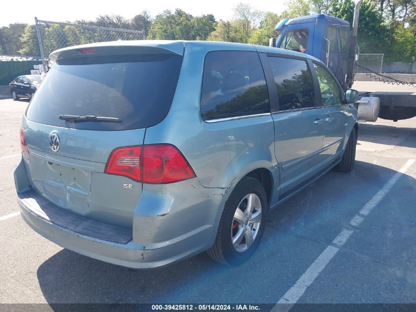 2V8HW34199R544127 2009 Volkswagen Routan Se