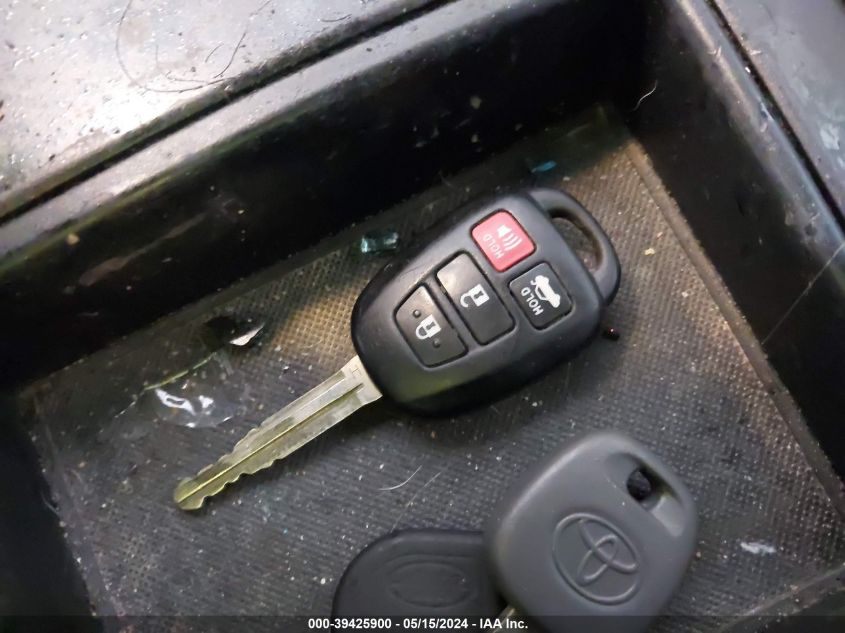 2016 Toyota Camry Se VIN: 4T1BF1FK5G211733 Lot: 39425900