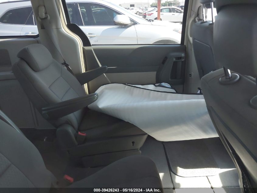 2010 Chrysler Town & Country Touring VIN: 2A4RR5D18AR493344 Lot: 39426243