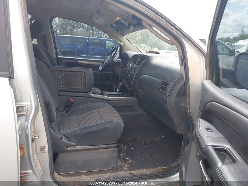 2011 Nissan Armada Sv VIN: 5N1AA0NC2BN617938 Lot: 39426283